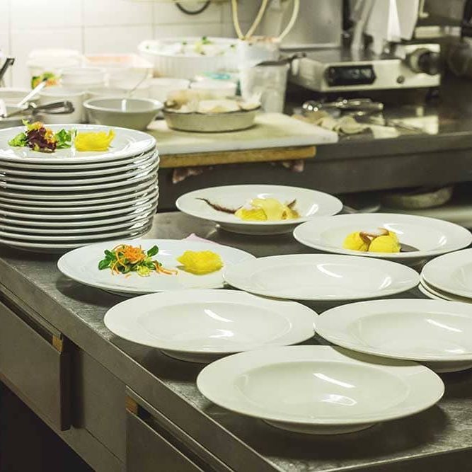 galicia refuerza las inspecciones de locales y establecimientos hosteleros